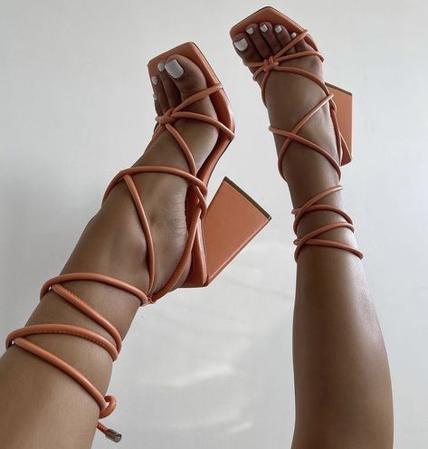 Glamouröse Outfits, Single Sole Heels, Lace Up Block Heel, Stylish Heels, Block Sandals, Ankle Strap High Heels, Open Toe High Heels, Square Toe Heels, Lace Up Heels