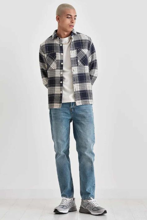 Mens Blue Jeans Outfit Casual, Washed Blue Jeans Outfit, Light Blue Denim Jeans Outfit, Light Blue Jeans Outfit Men, Blue Flannel Outfits Men, Ankle Jeans Outfit, Fall Outfits For Men, Blue Jeans Outfit Men, Light Blue Jeans Outfit