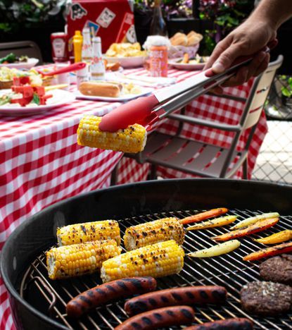 31 Labor Day weekend barbecues, brunches and parties in Chicago Hot Dogs Grilled, Lobster Fest, Chicago Style Hot Dog, Crab House, King Crab Legs, Happy Hour Specials, Lobster Bisque, Brunch Buffet, Barbecue Party