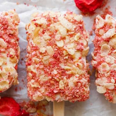 High-Protein Cottage Cheese Recipes Cottage Cheese Strawberry, Strawberry Shortcake Ice Cream Bars, Strawberry Shortcake Bars, No Bake Chocolate Desserts, Strawberry Shortcake Ice Cream, Ice Cream Bars, Cottage Cheese Recipes, Homemade Popsicles, Freeze Dried Strawberries