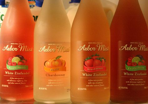 Arbor Mist. I love Arbor Mist Wine, Alcoholic Drinks Pictures, Fruity Wine, White Zinfandel, Pretty Alcoholic Drinks, Party Drinks Alcohol, Yummy Alcoholic Drinks, Liquor Drinks, Homemade Wine