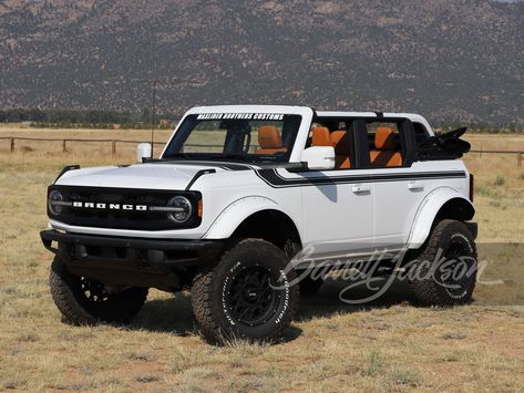 Ford Bronco Custom, Bronco Custom, Bronco Car, New Bronco, Classic Bronco, Ford Broncos, Car Organization, Car Decorations, Barrett Jackson Auction