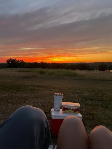 Sunrise Date Aesthetic, Watching The Sunrise Aesthetic, Watching Sunrise Aesthetic, Karlie Core, Sunset Picnic Date, Sunrise Date, Sunrise Watching, Sunrise Picnic, Watching Sunrise