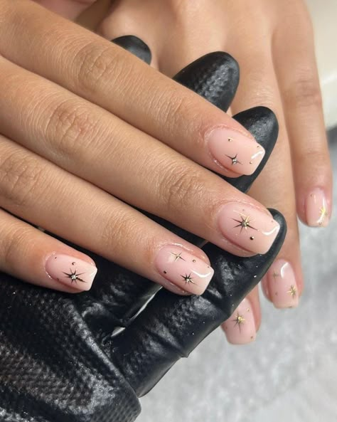 The Best Nail Shapes For Your Zodiac Sign, From “Duck Nails” To XL Tips Gel Nail Manicure Designs, Star Biab Nails, Biab Nails Stars, Summer Nude Nails 2024, Nude Gel Nails With Design, Biab Nail Inspiration Short, Star Sign Nails, Biab Designs, Best Nail Shape