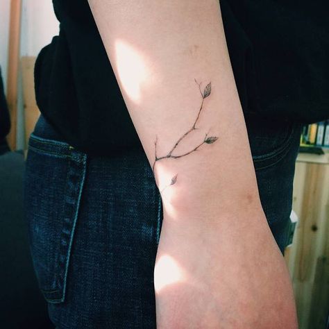 Branch tattoo on the right wrist.Done by Doy                                                                                                                                                      More Birch Tree Tattoos, Tree Branch Tattoo, Bird Tattoo Men, Tree Tattoo Small, Petit Tattoo, Armband Tattoos, Branch Tattoo, Tattoo Wrist, Tattoo Bracelet