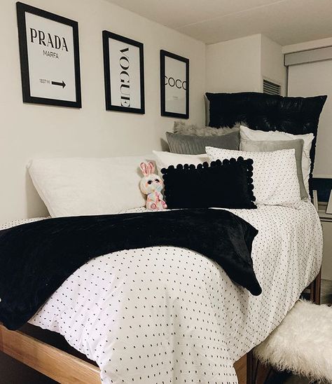 Black White And Grey Dorm Ideas, College Dorm Room Ideas Black And White, Dorm Room Ideas Black And White, Black And White Dorm Aesthetic, White And Black Dorm Room, Dorm Room Ideas Black Girls College, Prada Decor, Black And White College Dorm, Black And White Dorm Room Ideas