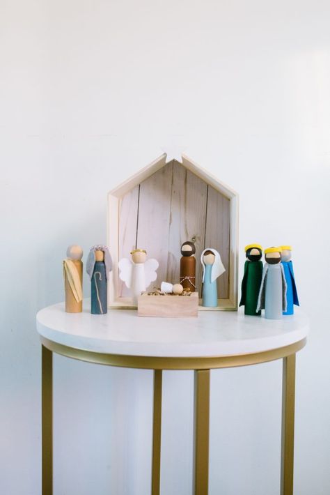 Peg Doll Nativity, Nativity Peg Doll, Unfinished Wood Boxes, Christmas Signs Diy, Diy Nativity, Diy Christmas Village, Christmas Card Ornaments, Wood Peg Dolls, Pretty Life