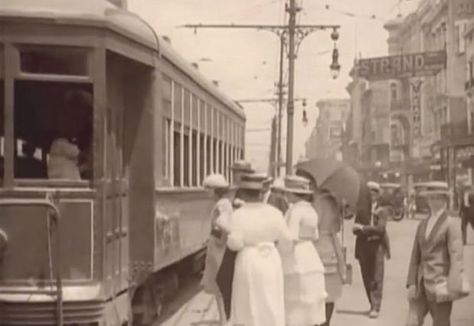 Film from 1920s New Orleans 1920s New Orleans, 20s Aesthetic, Southern Aesthetic, 1920s Aesthetic, New Orleans History, Visit New Orleans, Jackson Square, Southern Gothic, Big Easy