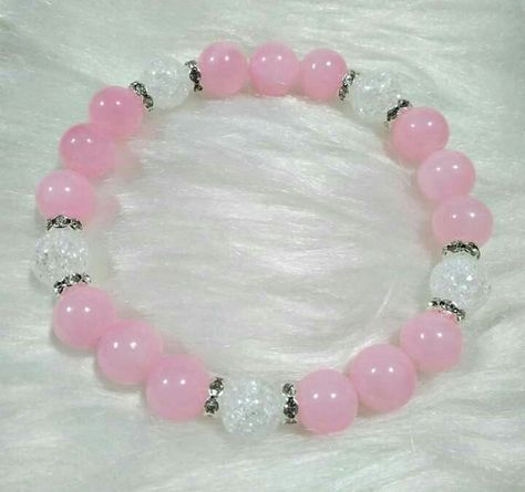 bracelets beads black girl Pink Bracelet Ideas, Body Jewelry Diy, Crystal Beaded Bracelets, Pink Bracelets, Girly Bracelets, Bracelets Pink, Colorful Bead Bracelets, Pink Beaded Bracelets, Bracelets Beads