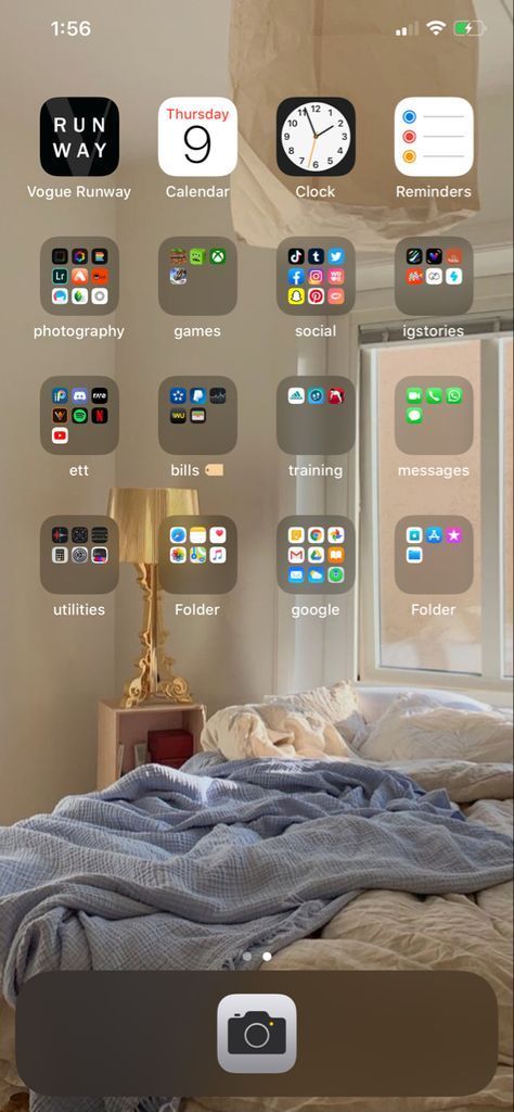 Apps Layout Iphone, Iphone Arrangement Ideas, App Arrangement Ideas, Phone App Organization, App Organization Iphone, Phone Organisation, Whats On My Iphone, Phone Apps Iphone, Organize Phone Apps