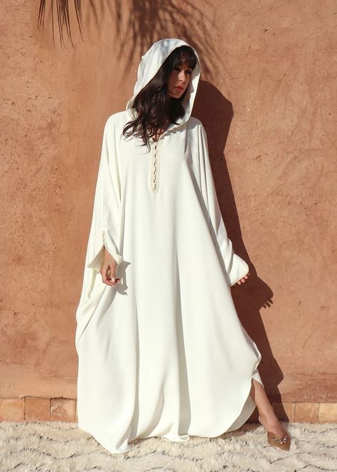 Ramadan Clothes Fashion, Morrocan Fashion, Wife Clothes, Kaftan Styles, Moroccan Clothing, Kaftan Designs, Mode Kimono, Muslim Women Fashion, Mode Abaya