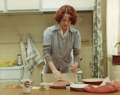 Keeping a distance: Chantal Akerman’s Jeanne Dielman Jeanne Dielman, The Watermelon Woman, Chantal Akerman, Satyajit Ray, Pet Party, Film Theory, Citizen Kane, Vintage Housewife, Happy Housewife