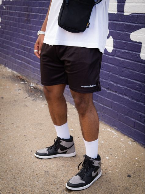 On this post, I show you how to casually wear basketball style shorts in a basic, but super clean outfit that's easy to imitate. #airjordan1 #jordan1 #aj1shadow #standardattire #carharttwip #whitetee #warbyparker #mensstyle #mensblogger Jordan 1 Shadow Outfit Men, Jordan 1 Shorts Outfit Men, Jordan 1 With Shorts, How To Style Shorts Men, Aj1 Outfits Men, Basketball Shorts Outfit Mens, Jordan 1 Outfit Men Summer, Jordan 1 Shadow Outfit, Jordan Outfits For Men