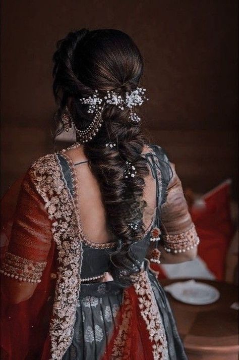 Messy Hair Choti, Hairstyles For Dj Night, Long Hairstyles For Lehenga, Hairdo For Lehenga, Choti Hairstyle For Bridal, Bridal Braids For Long Hair Indian, Choti Hairstyle For Lehenga, Hair Styles On Lehenga, Mehndi Braids Hairstyles