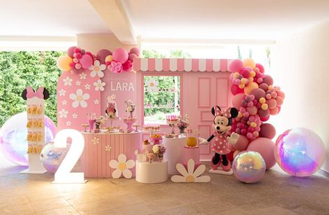 Mickey Mouse / Minnie Mouse Birthday Party Ideas | Photo 1 of 27 Outdoor Minnie Mouse Birthday Party, Pancake Business, Minnie And Daisy, Minnie Mouse Birthday Party Ideas, Pre Shoot, Minnie Mouse Decorations, Minnie Mouse Party Decorations, Garden Birthday Party, Birthday Mickey Mouse