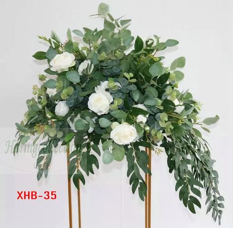 Eucalyptus Flower Arrangement, Wedding Flower Arrangements Table, Eucalyptus Centerpiece, Flower Arrangement Wedding, Eucalyptus Flower, Party Girlande, Ball Wedding, Aisle Flowers, Centerpiece Table