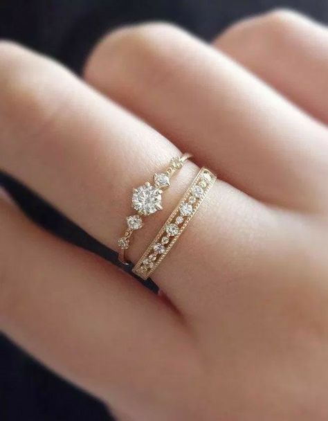 Engagement Unique, خواتم خطوبة, Cute Engagement Rings, Future Engagement Rings, Gold Rings Fashion, Gold Ring Designs, Gorgeous Engagement Ring, Dream Engagement Rings, Rings Engagement