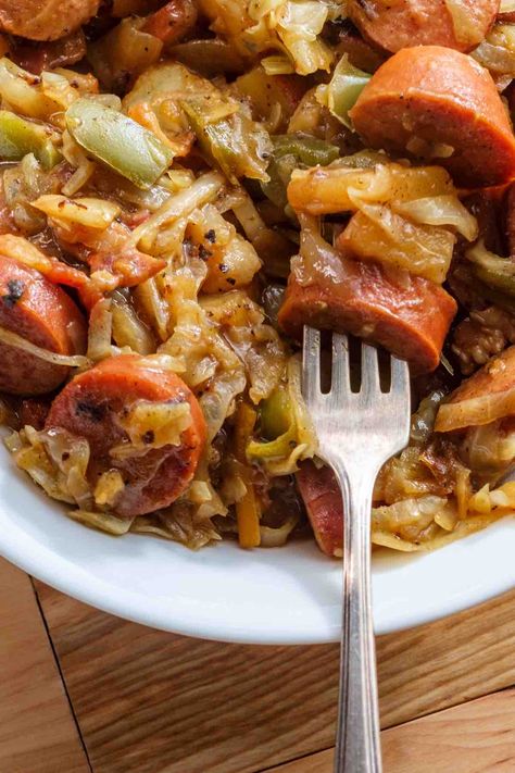 9 Best Polish Sausage Recipes (Kielbasa and Potatoes Recipe + More) Easy Kielbasa Recipes, Polish Sausage Recipes, Easy Sausage Recipes, Polska Kielbasa, How To Cook Kielbasa, Kielbasa And Potatoes, Kielbasa And Cabbage, Sausage And Rice, Bean And Vegetable Soup