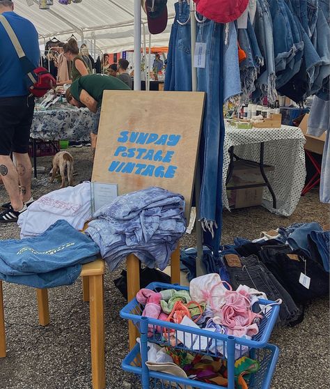 Flea market on a Sunday afternoon Flea Market Pop Up Shop, Flea Market Booth Aesthetic, Flea Market Set Up Display, Vintage Clothing Market Stall, Vintage Market Booth Display, Vintage Clothing Booth Display Ideas, Thrift Pop Up, Vintage Pop Up Shop Display, Vintage Market Aesthetic