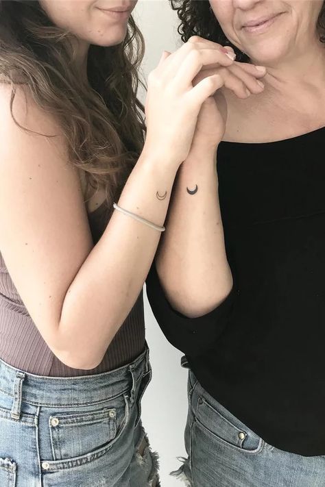 Mum And Daughter Tattoo, To The Moon And Back Tattoo, Mommy Daughter Tattoos, Design Tatuaje, Planet Tattoo, Mom Daughter Tattoos, Small Matching Tattoos, Tattoo Placements, Tiny Heart Tattoos