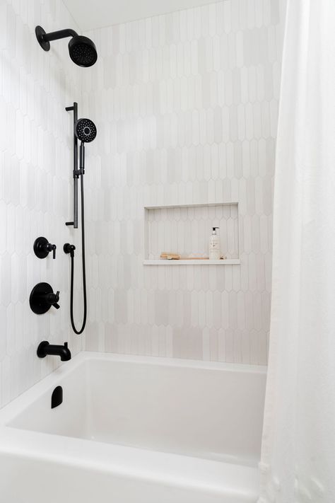 Niche Bathtub, Black Framed Windows, Bathtub Shower Remodel, Framed Windows, Bathroom With Tub, Bathroom Cabinets Designs, Bathtub Tile, Bathroom Shower Walls, Bathtub Walls