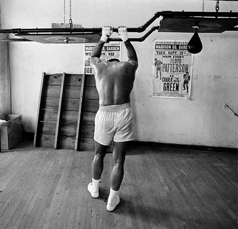 Muhammad Ali Training, Floyd Patterson, Muhammad Ali Boxing, Boxing Images, Heavyweight Boxing, Muhammed Ali, Mohammed Ali, George Foreman, Gym Photos