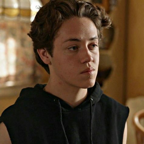 White Boy Carl, Shameless Series, Carl Shameless, Shameless Characters, Shameless Tv Show, Carl Gallagher, White Boys, Future Boyfriend, Bad Boy