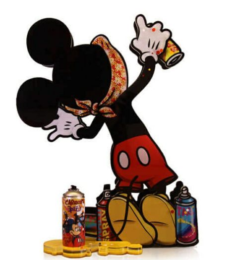 Miki Mouse, Standing Sculpture, Minnie Mouse Drawing, Free Standing Sculpture, 3d Graffiti, Mickey Mouse Images, Evil Disney, Mickey Mouse Art, Dark Disney