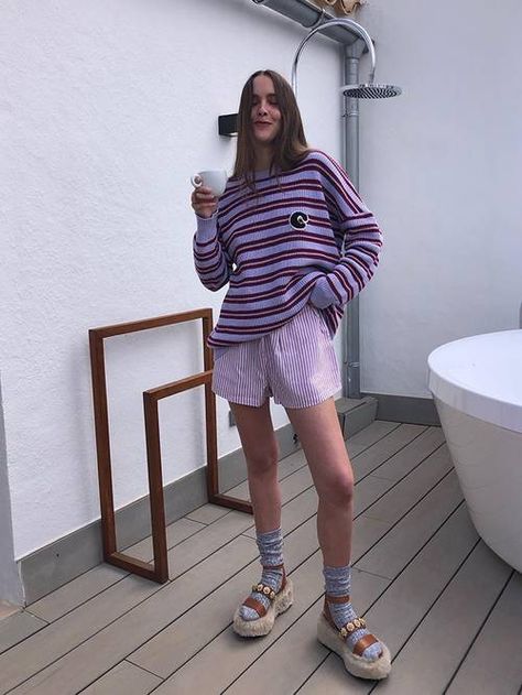 5 Casual Spring Outfits to Try Now With Boxers | Who What Wear Short Sweater Outfit, Boxer Outfit, Boxer Shorts Outfit, Shoe Trend, Summer Shorts Outfits, Casual Trends, Transition Outfits, Hottest Fashion Trends, Favorite Sweater