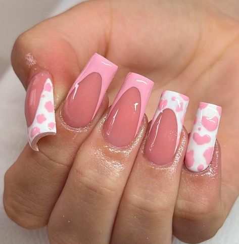 Cow Print Nails With Rhinestones, Nail Inspo Cow Print, Cow Print Pink Nails, Pink Cow Print Nails Acrylic, Short Cow Print Nails, Pink Cow Nails, Pink Cow Print Nails, Uñas Animal Print, Nails Art Easy