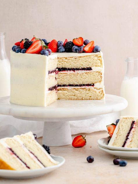 Strawberry and Blueberry Layer Cake - Julie Marie Eats Strawberry Blueberry Cake, Chocolate Spring Desserts, Blueberry Layer Cake, Blueberry Cake Filling, Homemade Cake Mixes, Spring Recipes Dessert, Fruity Cake, Homemade Frosting, Easy Summer Desserts