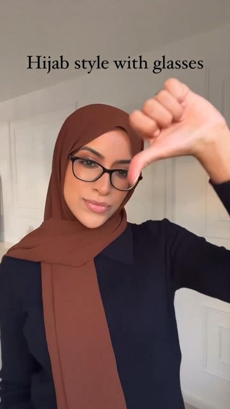 Hijab With Eyeglasses, Hijabi Bathing Suit, Hijab Style With Sunglasses, Hijab Ideas With Glasses, Hijab Style For Round Face With Glasses, Hijab Styles For Glasses, Hijab Fashion With Glasses, Hijab Style For Glasses, Hijab With Specs