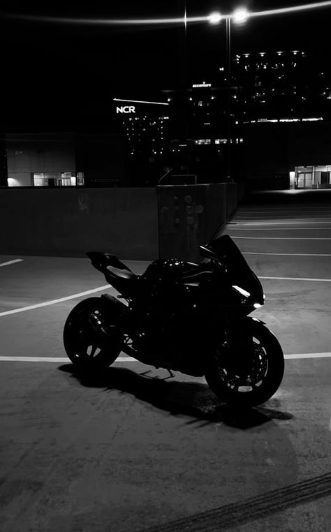 Dark Motorcycle Wallpaper, Black Motorcycle Aesthetic Wallpaper, Motorcycle Asthetic Picture, Motorcycle Aesthetic Wallpaper Laptop, Motorcycle Background Wallpapers, Black Motorbike Aesthetic, Yamaha R7 Black, Black Motorcycle Aesthetic, Black Aesthetic Wallpaper Grunge