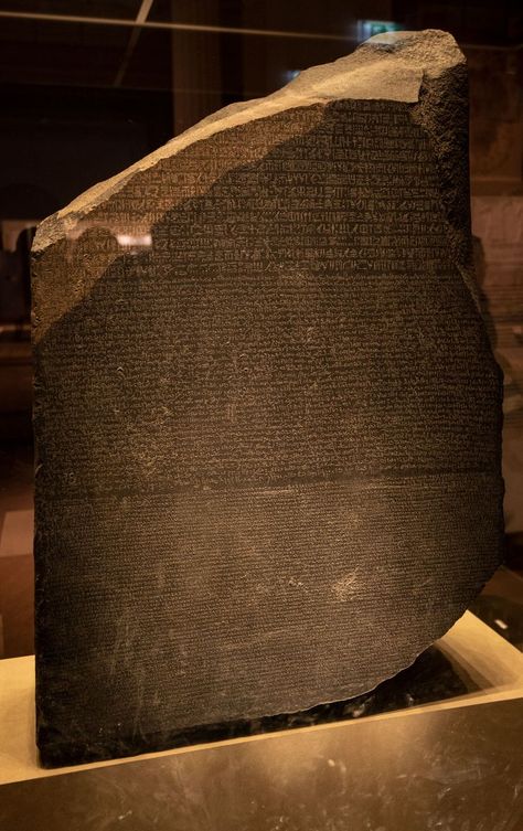 The Rosetta Stone, British Museum, London. Egypt Sculpture, The Red Pyramid, Anunnaki Aliens, Ancient Fashion, 2024 Books, Red Pyramid, Digital Communication, Ancient Languages, Ceramics Inspiration