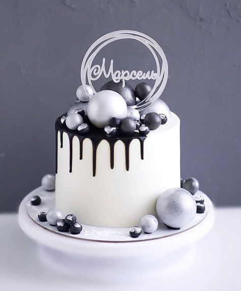 Black White And Silver Cake Ideas, 21st Birthday Cake Black And White, Black And White Cake For Men, Black And Silver Cake, Black And White Cake, Birthday Cake For Boyfriend, Celebration Desserts, Cake For Boyfriend, Fondant Cake Designs