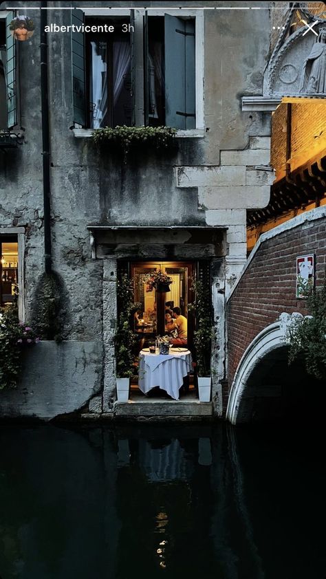 Venecia Aesthetic, Venice History, Venice Aesthetic, Creepy History, Venice Photography, Epic Photography, Beneath The Sea, Italian Vacation, Italy Aesthetic