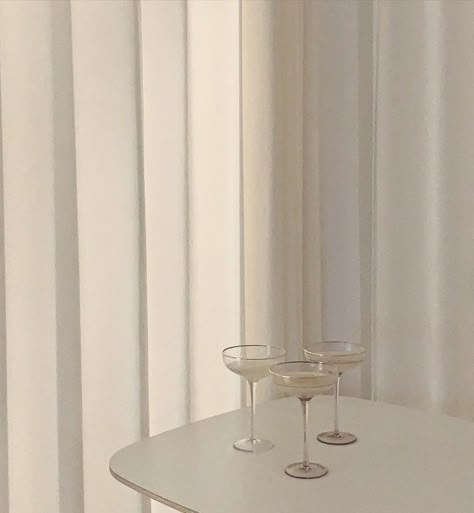 White Aesthetic Classy, Minimalistic Aesthetic Pictures, Minimal Widget Aesthetic, Elegant Minimalist Aesthetic, Classy White Aesthetic, White Aesthetic Plain, Cream Wallpaper Aesthetic Plain, Ivory Color Aesthetic, Cream And White Aesthetic