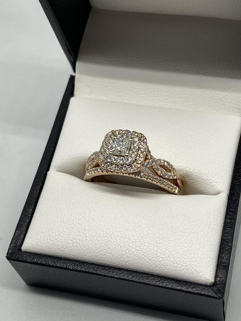 Indian Diamond Ring, Latest Diamond Ring Designs For Women, Latest Engagement Ring Designs, Gold Engagement Rings Indian, Solitaire Ring Designs Unique, Latest Diamond Ring Designs, Gold Diamond Rings For Women, Jewellery Design Gold, Indian Engagement Ring