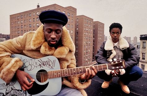 Look back to Lisa Leone's photography of #TheFugees & more. #photography Jamel Shabazz, Lauren Hill, Cultura Hip Hop, Fashion Guys, Mode Hip Hop, Wyclef Jean, Arte Do Hip Hop, Baile Hip Hop, Dj Premier