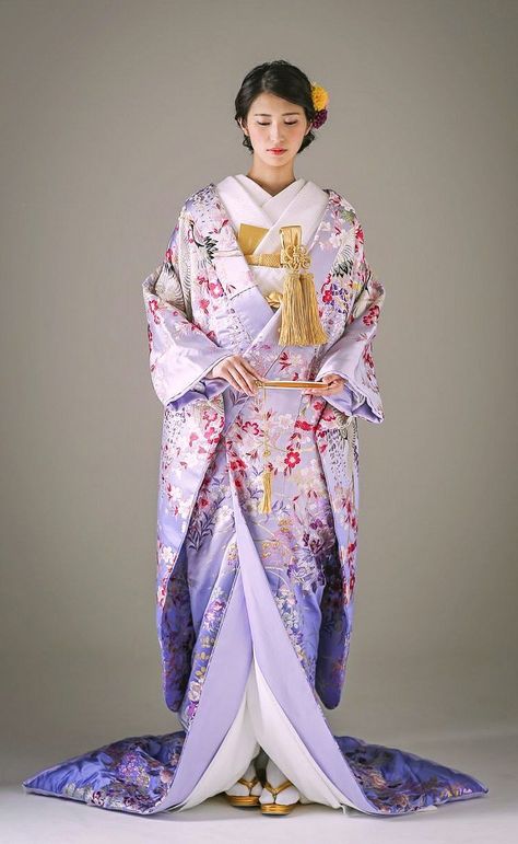 Traditional Japanese Womens Clothing, Japenses Traditional Clothing, Japanese Orian Outfit, Japanese Historical Clothing, Traditional Japanese Dress Women, Geisha Dress Traditional Kimono, Traditional Japanese Kimono Female, Traditional Japanese Kimono Aesthetic, Traditional Dresses Japan