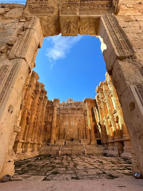 Incredible Temple of Bacchus🏛️Baalbek 🇱🇧Lebanon Lebanon Beautiful Places, Lebanese Culture Aesthetic, Balbek Lebanon, Beirut Lebanon Aesthetic, Levantine Aesthetic, Lebanon People, Lebanon Aesthetic, Lebanon Architecture, Lebanon Beauty