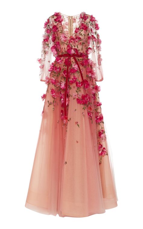 Gaun Tulle, Marchesa Fashion, Marchesa Spring, Elsa Pataky, Wedding Hijab, Naeem Khan, Atelier Versace, Spring Summer 2023, Tulle Gown