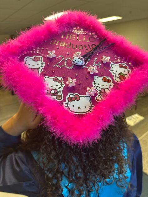 Senior Crown Ideas Hello Kitty, Betty Boop Graduation Cap, Demon Slayer Graduation Cap, Hello Kitty Graduation Cap, Baddie Things, Graduation Things, Senior Crowns, Graduation Cap Decoration Diy, Custom Graduation Caps