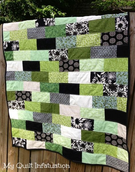 Beginners Quilt, Happy Quilts, Throw Quilts, Green Quilts, Girl Quilts, Beginner Quilt, An Apology, Childrens Quilts, Log Cabin Quilts