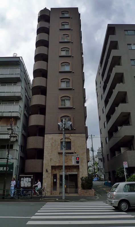 Run Down Apartment Building, Tokyo Apartment Building, Japan Apartment Building, Tall Apartment Building, Japanese Apartment Exterior, Japan Apartment Aesthetic, Japanese Apartment Building, Tokyo Buildings, Japanese Townhouse