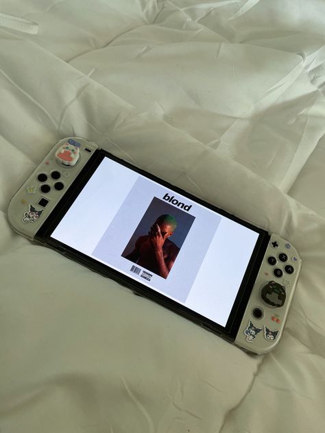 White Nintendo Switch Aesthetic, Oled Nintendo Switch Aesthetic, Nintendo Switch Aesthetic Oled, Decorated Nintendo Switch, Nintendo Switch Aesthetic Black, Oled Switch Aesthetic, Nintendo Oled Aesthetic, Switch Nintendo Aesthetic, Game Console Aesthetic