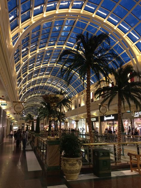 Mall Outside Design, Manchester City Centre Aesthetic, Going To The Mall Aesthetic, Mall Name Ideas, Trafford Centre Christmas, Outdoor Mall Aesthetic, Malls Aesthetics, Trafford Centre Aesthetic, Shopping Trip Aesthetic