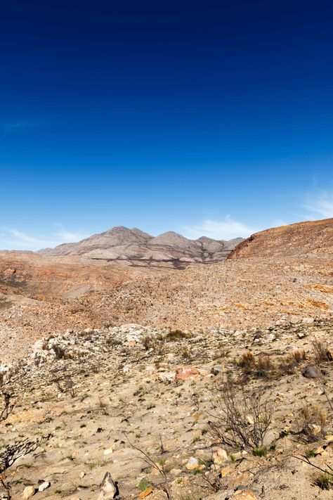 Clouds And Mountains, Barren Landscape, Austin Real Estate, Beautiful Clouds, Desert Landscaping, Environmental Art, The Desert, Art Reference Poses, Mother Earth