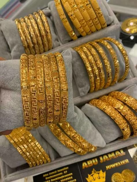 Desi Gold Jewellery, Asian Gold Jewelry, Arab Gold, Gold Set Design, Somali Wedding, خواتم خطوبة, Dubai Gold Jewelry, I Love Gold, Unique Gold Jewelry Designs