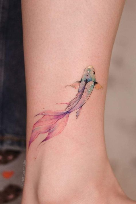 27 Tattoo, Pisces Tattoo Designs, Pisces Tattoos, Muster Tattoos, Koi Tattoo, Watercolor Fish, Fish Tattoo, Dainty Tattoos, Elegant Tattoos